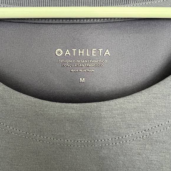 Athleta purple sleeveless shirt, size M, EUC - Picture 2 of 5